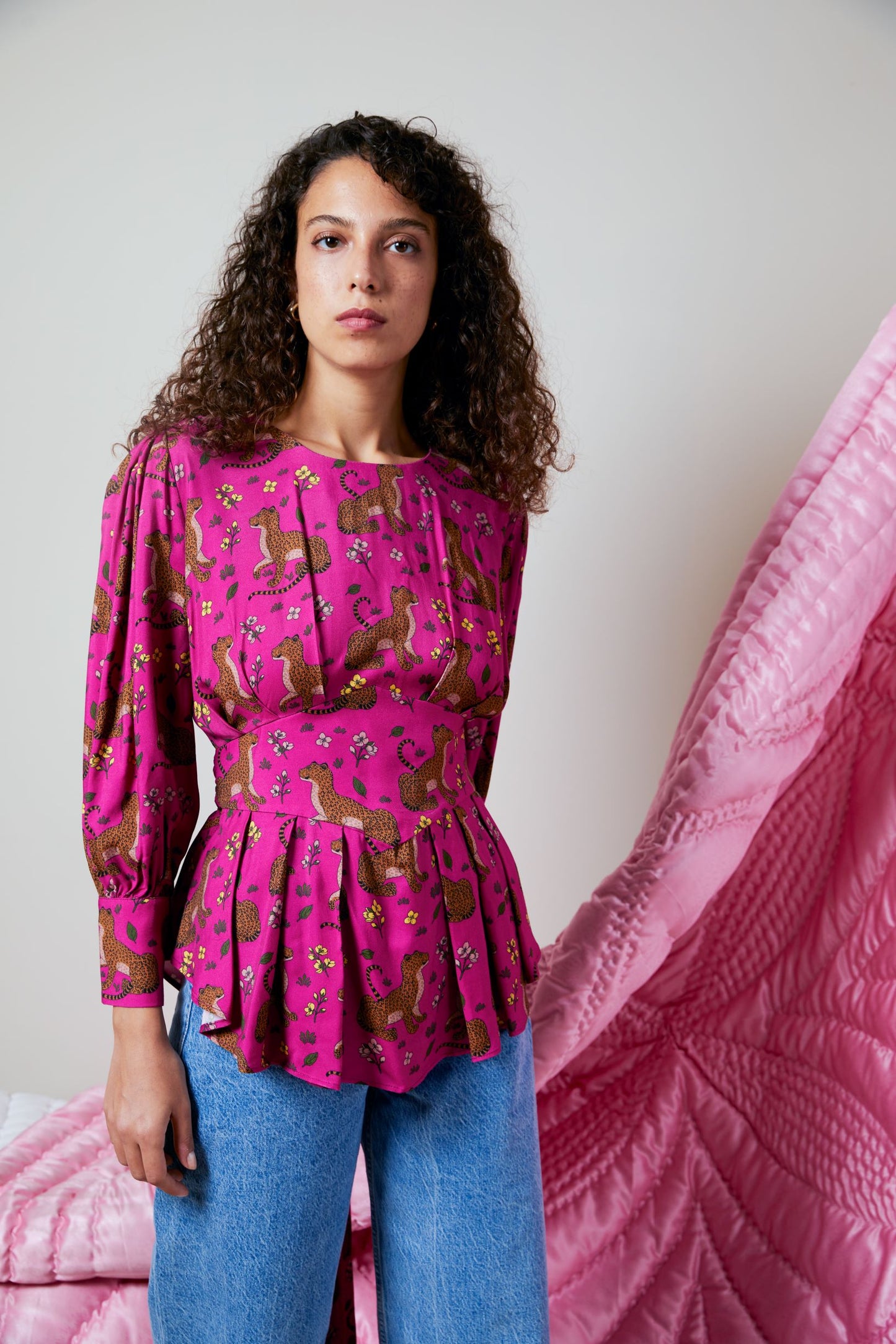 PİLELİ OMUZLU AGRA BLUZ / PİLELİ OMUZLU AGRA BLUZ