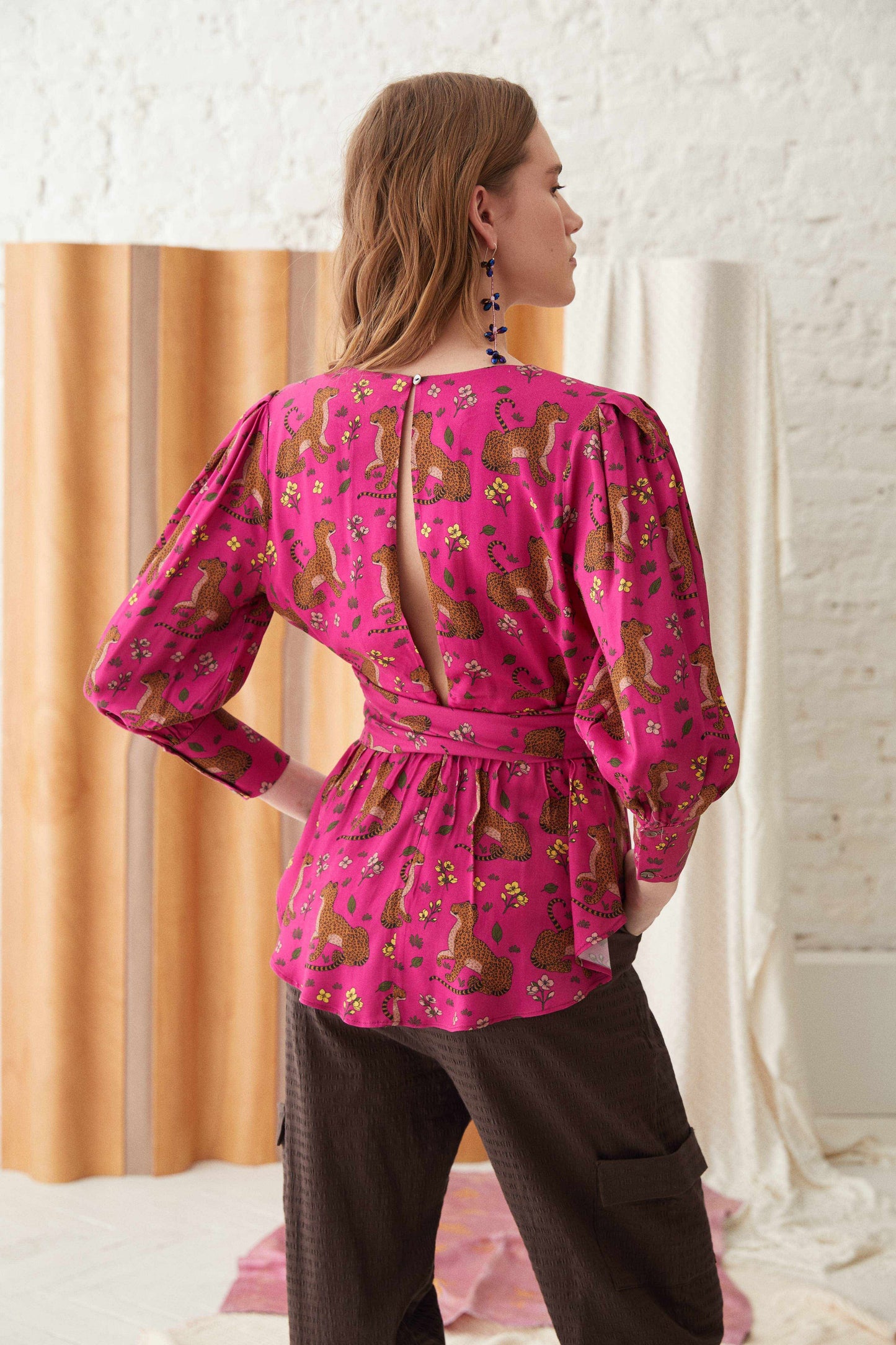 PİLELİ OMUZLU AGRA BLUZ / PİLELİ OMUZLU AGRA BLUZ